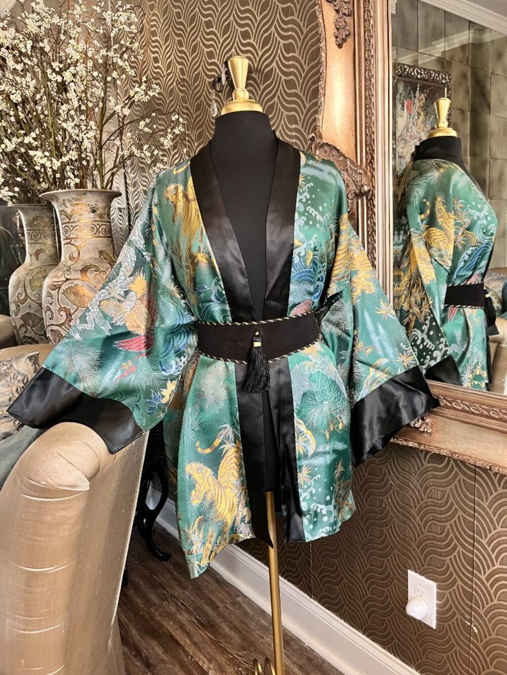Vintage silk blend intricate crane nature print black satin trim kimono jacket